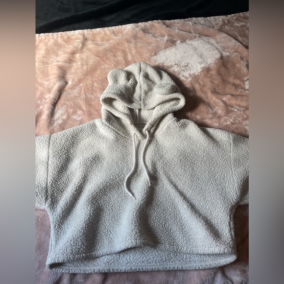 Fuzzy white hoodie with bear ears on top, cute and warm for winter crop hoodie - Picture 1 of 1